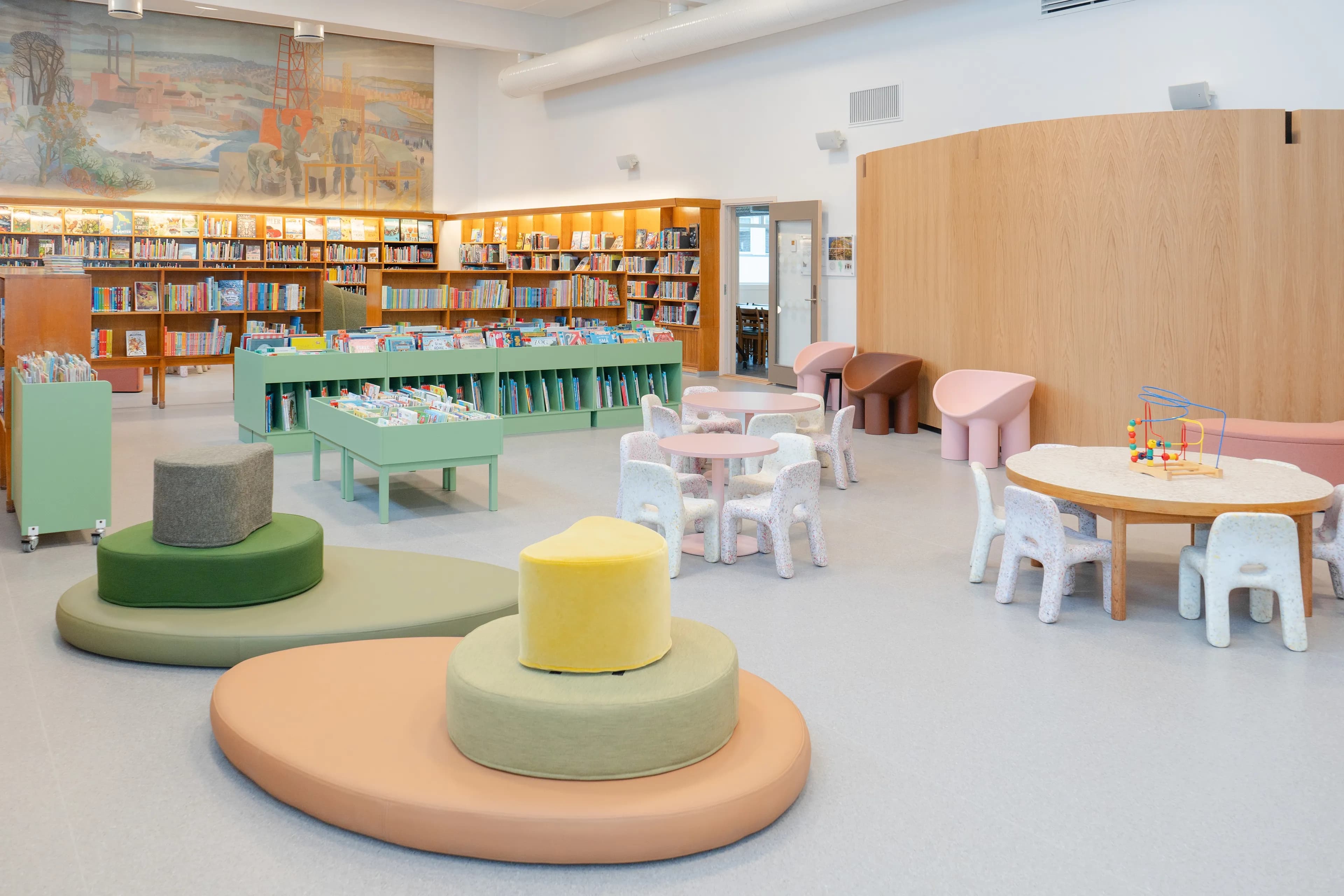 Image of the children's section at Sarpsborg Library.